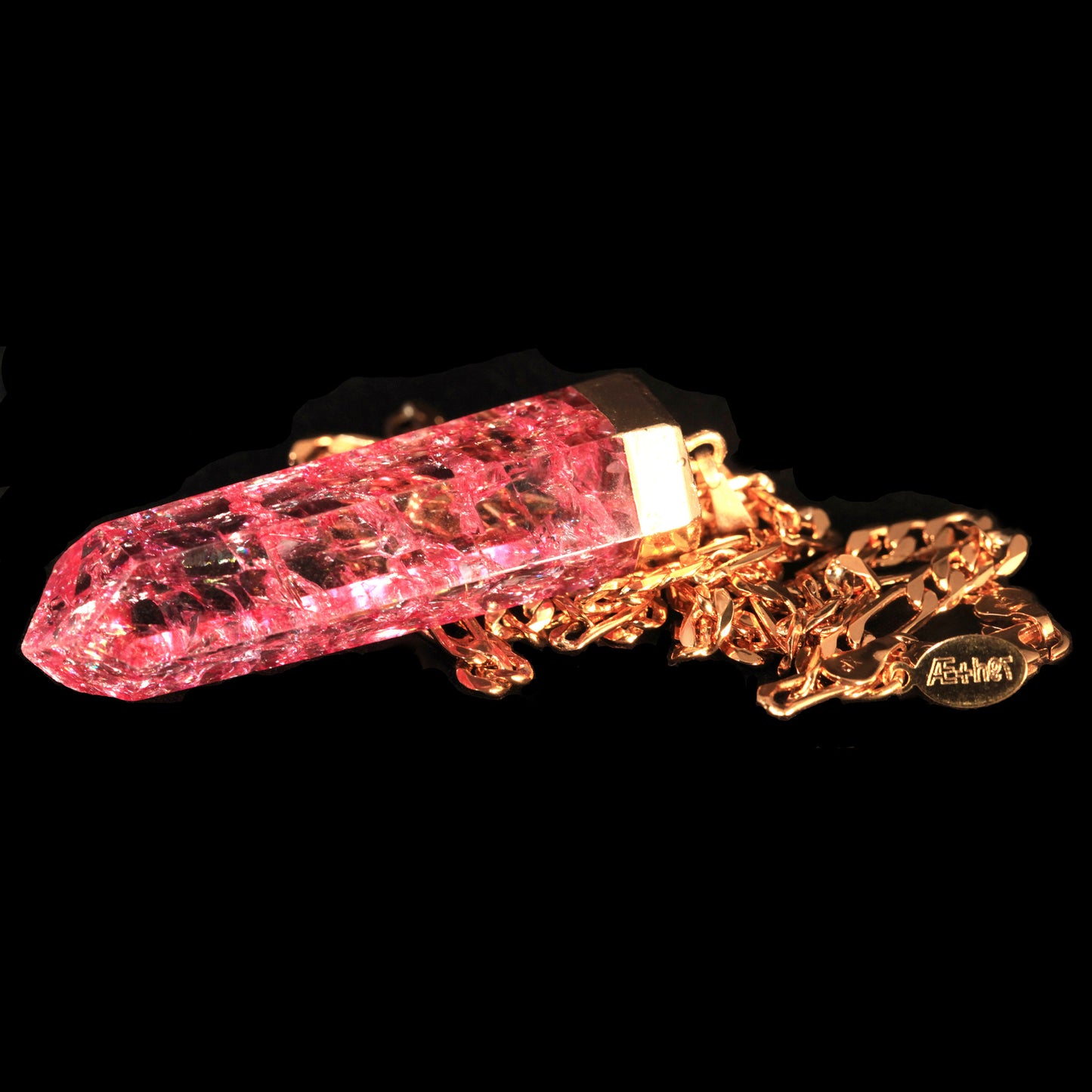 Fuchsia Crackle Quartz Point on Figaro