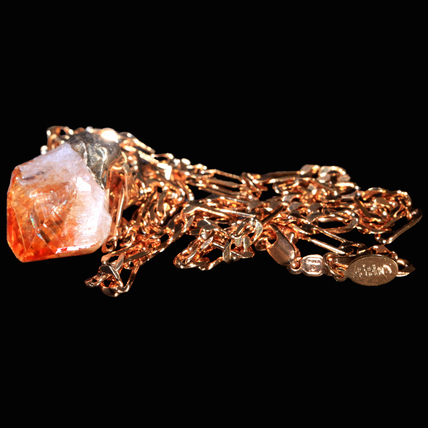 Raw Citrine Point on Figaro