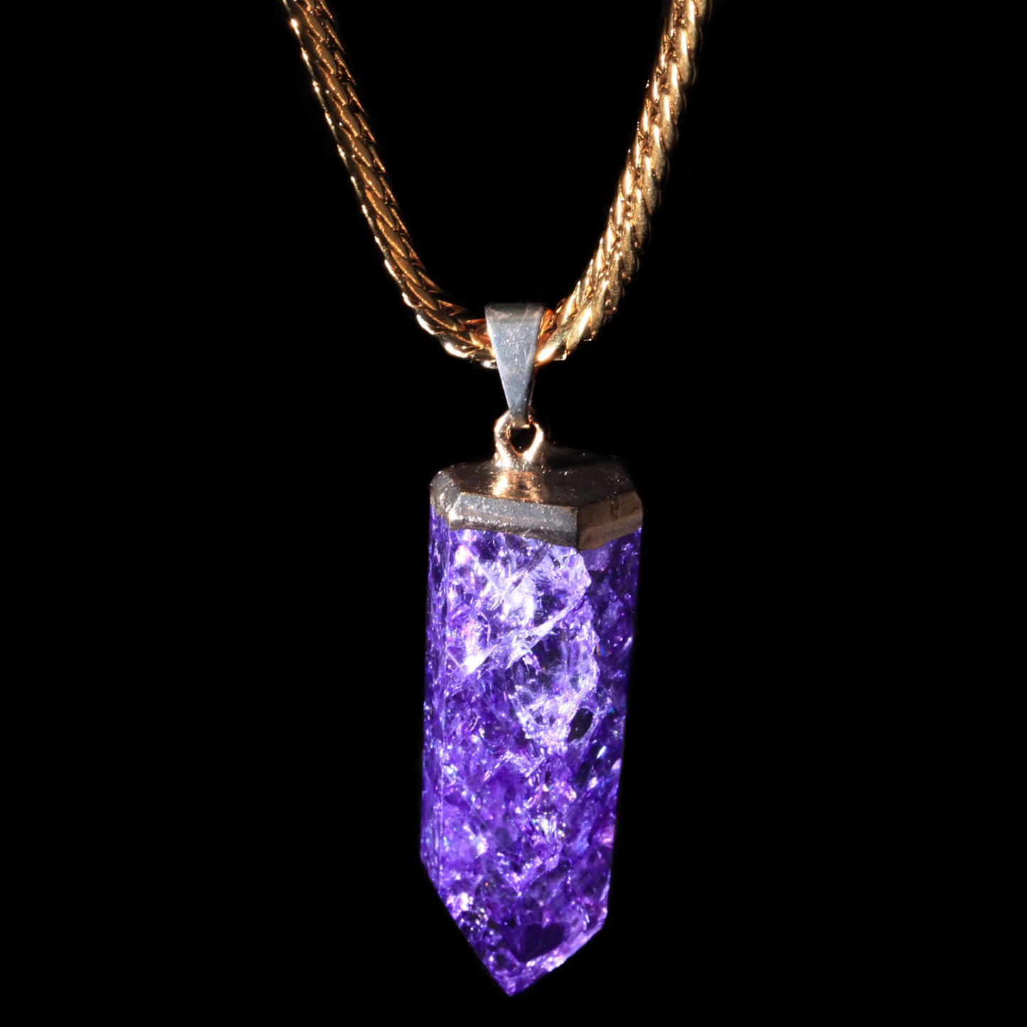 Violet Crackle Quartz Point on Herringbone