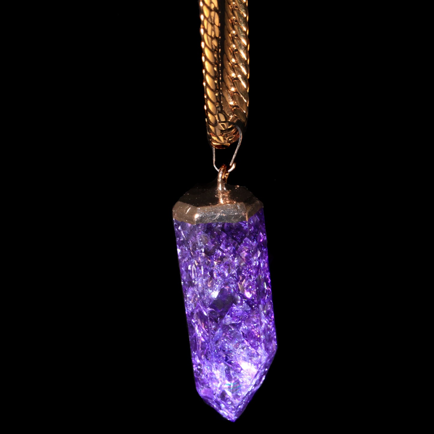 Violet Crackle Quartz Point on Herringbone