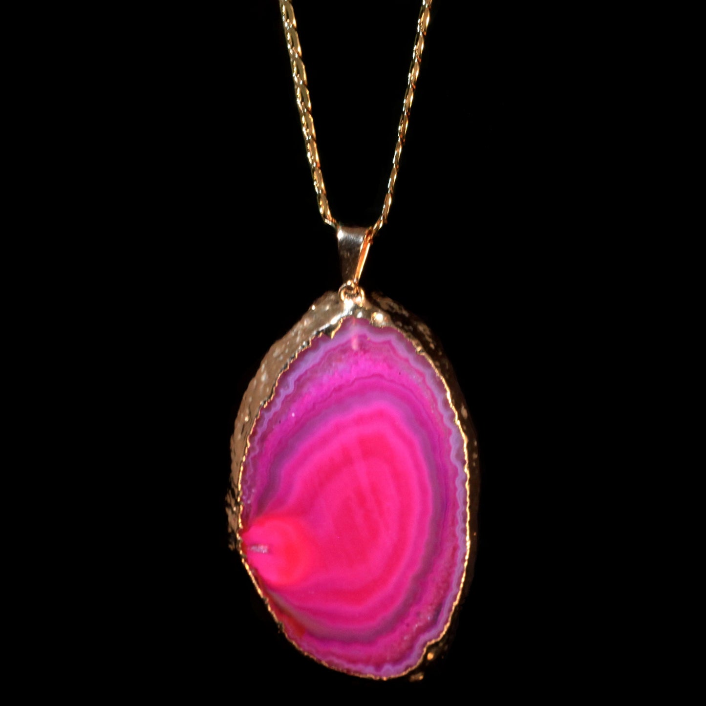 Fuchsia Agate Slice on Curb